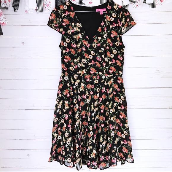 Betsey Johnson Dresses & Skirts - Betsey Johnson Floral Fit and Flare Chiffon Dress